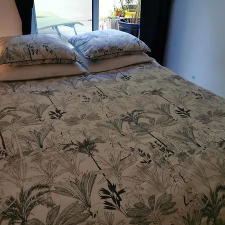 Loft Lumineux: 3-bedroom With Patios And Private Garage Villa *